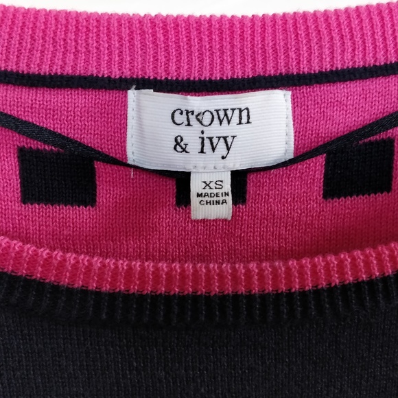 Crown & Ivy preppy navy/pink sweater with seashell - Picture 5 of 6